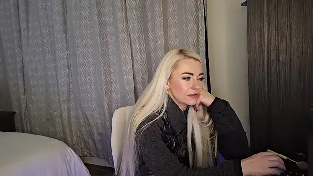 kinkylilsweetie online show from 11.04.25