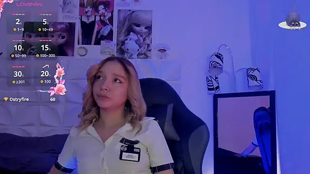 Snapshot of JuliethMoss chatting on 11.10.25 JuliethMoss online show from 11.10.25