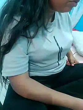 Snapshot of hotty-sapna chatting on 10.31.25 hotty-sapna online show from 10.31.25