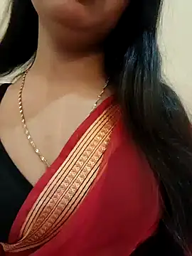 Maahhii 2 online show from 10.16.25