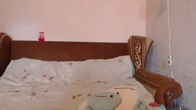 Snapshot of Veronica-Luxs chatting on 10.15.25 Veronica-Luxs online show from 10.15.25