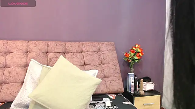 KateWelsin online show from 12.16.25