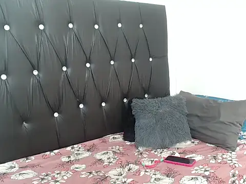 Lsnickykhanyile online show from 10.11.25