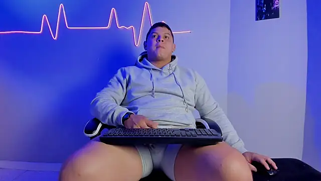 Snapshot of Maximus_Steel chatting on 11.28.25 Maximus Steel online show from 11.28.25