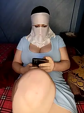 Lamia Queen  online show from 12.03.25