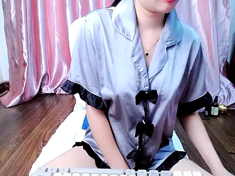 yuna-ka online show from 02.04.26