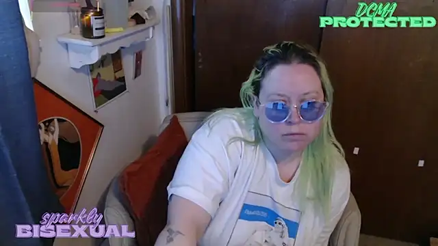Snapshot of sparklybisexual chatting on 03.08.26 sparklybisexual online show from 03.08.26