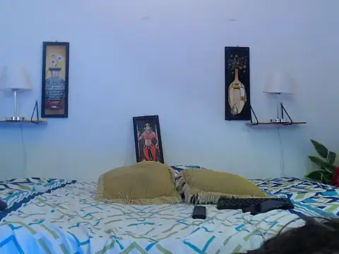 Snapshot of GinoelDal chatting on 11.04.25 GinoelDal online show from 11.04.25