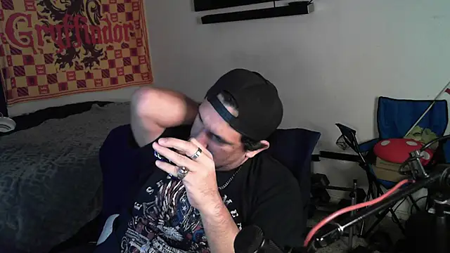 DevilPup75  online show from 10.27.25