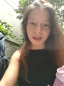 Snapshot of Tiiana chatting on 11.28.25 Tiiana online show from 11.28.25