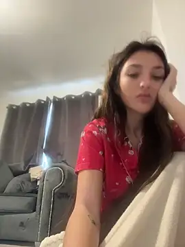 Snapshot of naughtybella05 chatting on 11.06.25 naughtybella05 online show from 11.06.25