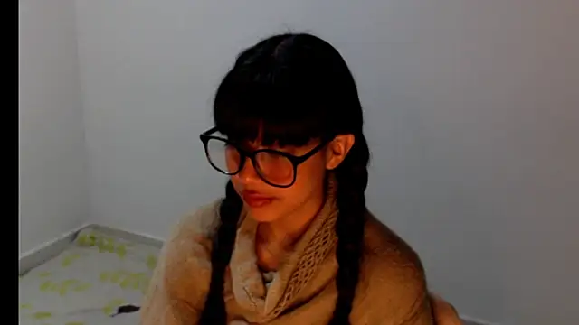 Snapshot of meganmiauu chatting on 06.08.26 meganmiauu online show from 06.08.26