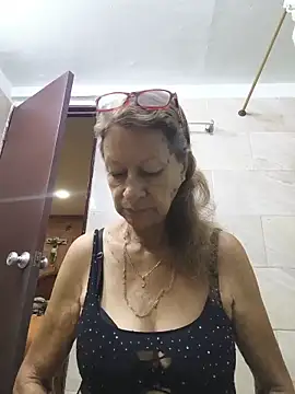 Snapshot of MaryeLunna chatting on 06.19.26 MaryeLunna online show from 06.19.26