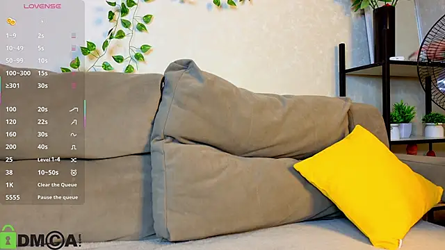 Roxy Sunnny online show from 10.31.25