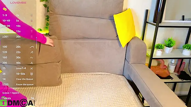 Roxy Sunnny online show from 11.20.25