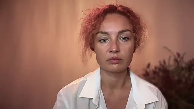 Reddgiirl online show from 10.18.25