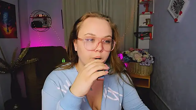 Snapshot of keri_ti chatting on 04.08.26 keri ti online show from 04.08.26