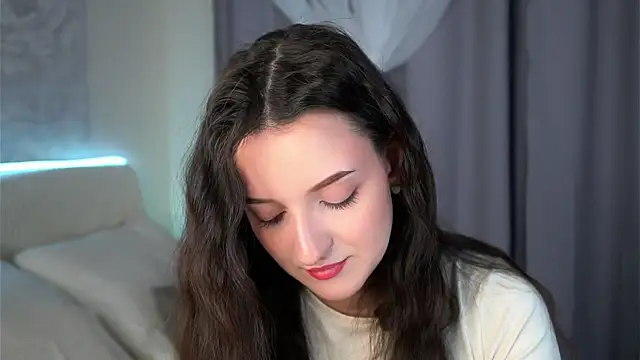 Snapshot of FalineBeacher chatting on 03.01.26 FalineBeacher online show from 03.01.26