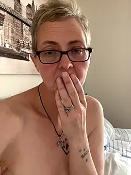 Curvy-Jinx online show from 11.05.25