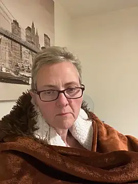 Curvy-Jinx online show from 11.10.25