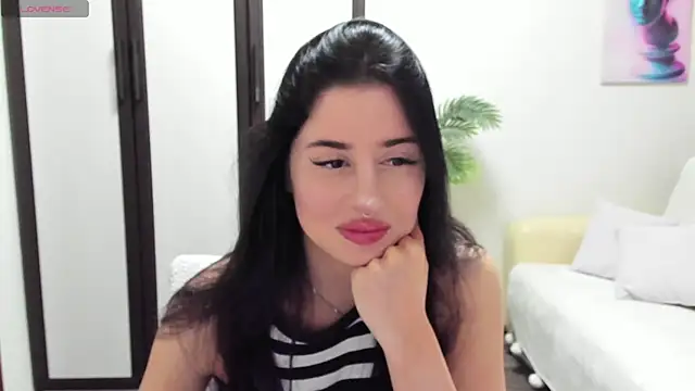 Snapshot of meowallen chatting on 10.10.25 meowallen online show from 10.10.25