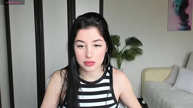 Snapshot of meowallen chatting on 10.29.25 meowallen online show from 10.29.25