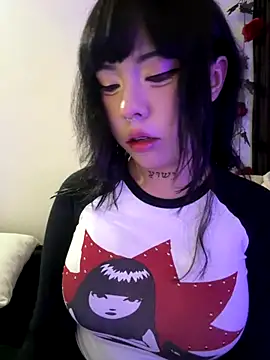 Snapshot of Kitty_yukimura chatting on 11.01.25 Kitty yukimura online show from 11.01.25