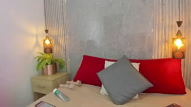 Snapshot of Emili__hot chatting on 01.08.26 Emili hot online show from 01.08.26