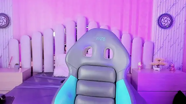 Snapshot of BrithaniKy chatting on 10.08.25 BrithaniKy online show from 10.08.25