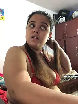 Snapshot of luisahot_9727 chatting on 09.23.25 luisahot 9727 online show from 09.23.25