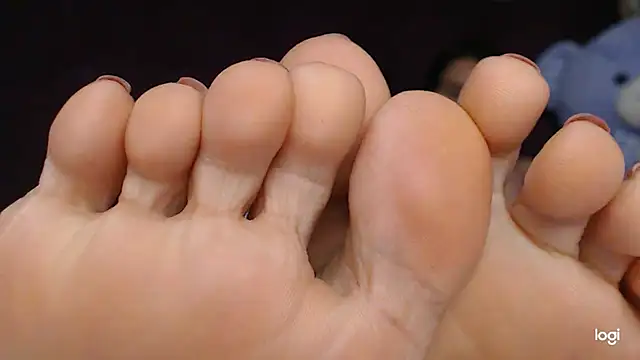 Snapshot of ash_feet chatting on 12.05.25 ash feet online show from 12.05.25