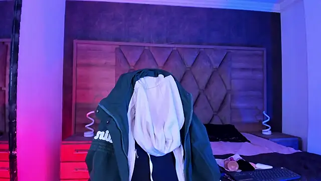 katierouge  online show from 01.14.26