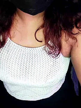 Snapshot of darling_devil chatting on 11.26.25 darling devil online show from 11.26.25