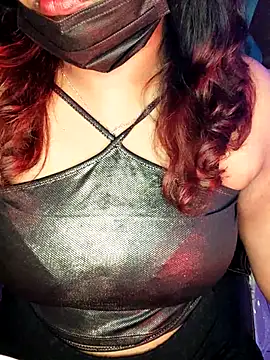 Snapshot of darling_devil chatting on 12.05.25 darling devil online show from 12.05.25