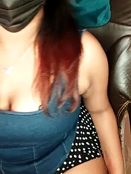 Snapshot of darling_devil chatting on 12.21.25 darling devil online show from 12.21.25