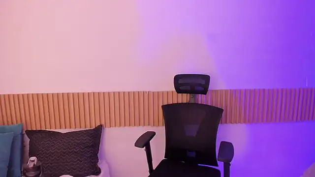 OliviaSweett online show from 11.03.25