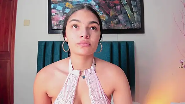 Snapshot of LunaAspen_ chatting on 12.02.25 LunaAspen online show from 12.02.25