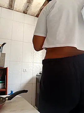 Snapshot of fannyorgastic chatting on 12.20.25 fannyorgastic online show from 12.20.25