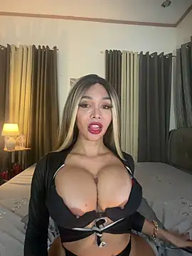 Snapshot of Monstercockgoddessx chatting on 05.23.26 Monstercockgoddessx online show from 05.23.26