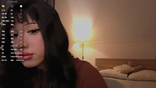 Snapshot of Necucub chatting on 11.28.25 Necucub online show from 11.28.25