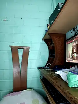 Snapshot of Bigtiti01 chatting on 10.15.25 Bigtiti01 online show from 10.15.25