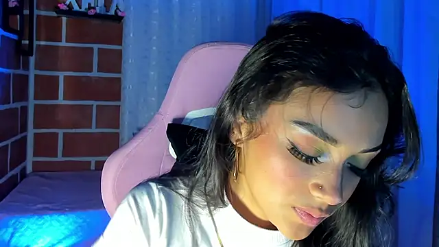 Snapshot of MelanyOconner chatting on 09.10.25 MelanyOconner online show from 09.10.25