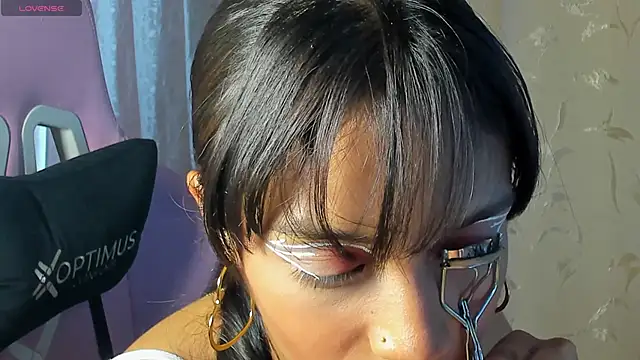 Snapshot of MelanyOconner chatting on 09.26.25 MelanyOconner online show from 09.26.25