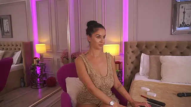 Snapshot of FrancescaDante chatting on 06.27.26 FrancescaDante online show from 06.27.26