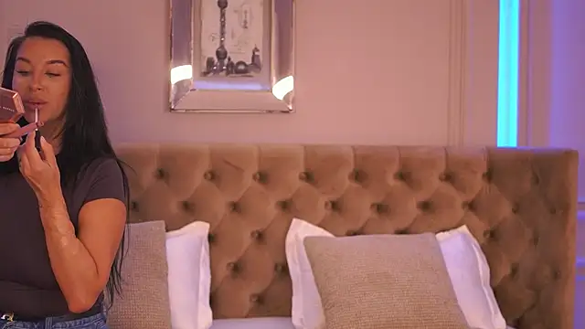 Snapshot of FrancescaDante chatting on 07.30.26 FrancescaDante online show from 07.30.26