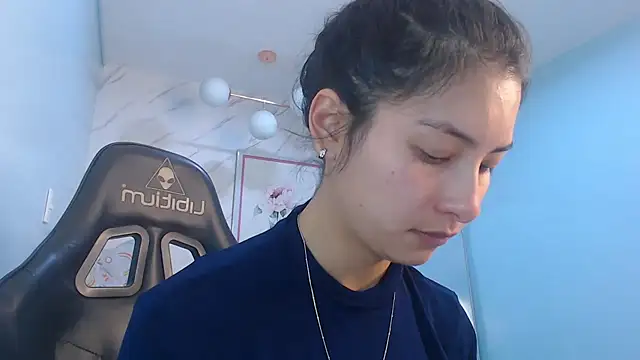 Snapshot of victoria_hernandez_t_ chatting on 04.27.26 victoria hernandez t online show from 04.27.26