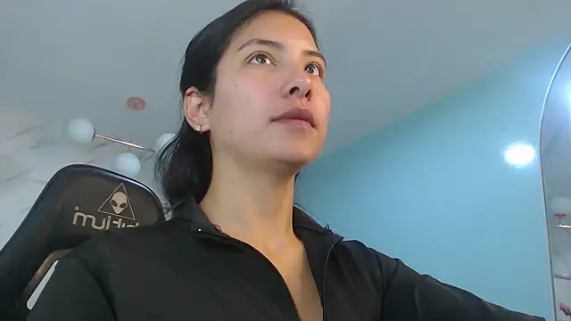 Snapshot of victoria_hernandez_t_ chatting on 05.04.26 victoria hernandez t online show from 05.04.26