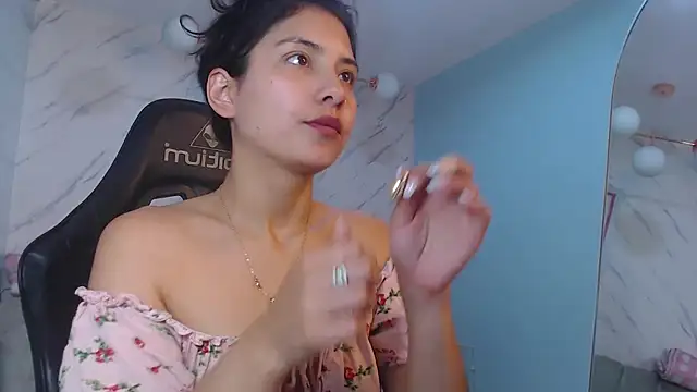 Snapshot of victoria_hernandez_t_ chatting on 06.03.26 victoria hernandez t online show from 06.03.26