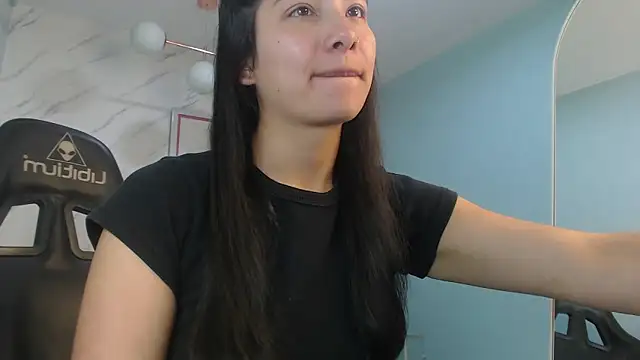 Snapshot of victoria_hernandez_t_ chatting on 06.06.26 victoria hernandez t online show from 06.06.26
