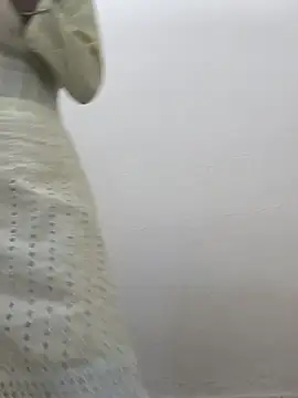 Snapshot of Alia-00 chatting on 10.28.25 Alia-00 online show from 10.28.25